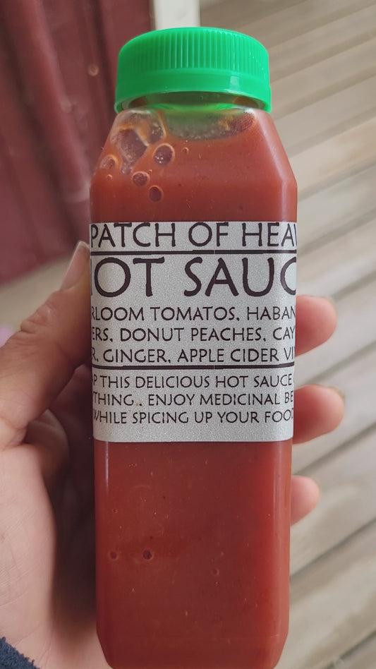 Organic Hot Sauce- Heirloom Tomatoes,  Donut Peaches, Habanero Peppers, Cayenne  Peppers, Ginger, Apple Cider Vinegar- FREE SHIP