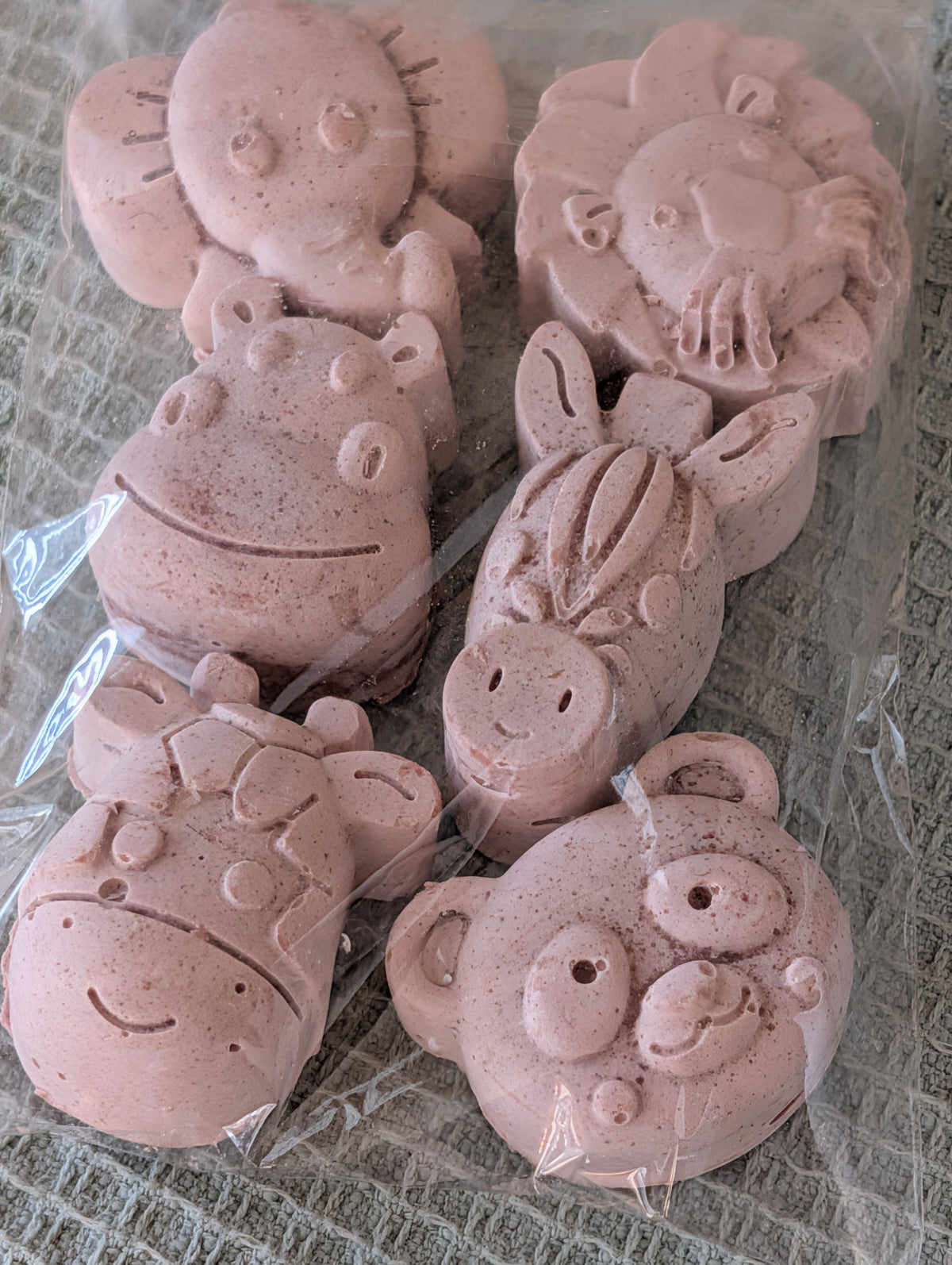 Artesian Herbal Soaps - 100% Beef Tallow Kids Animals- 1-package-Antimicrobial, Antiviral, Antifungal- -with Bamboo Holder & Sisal Scrub Bag - frankincense  & myrrh ESSENTIAL OIL- ORGANIC - Color pink -FREE SHIPPING