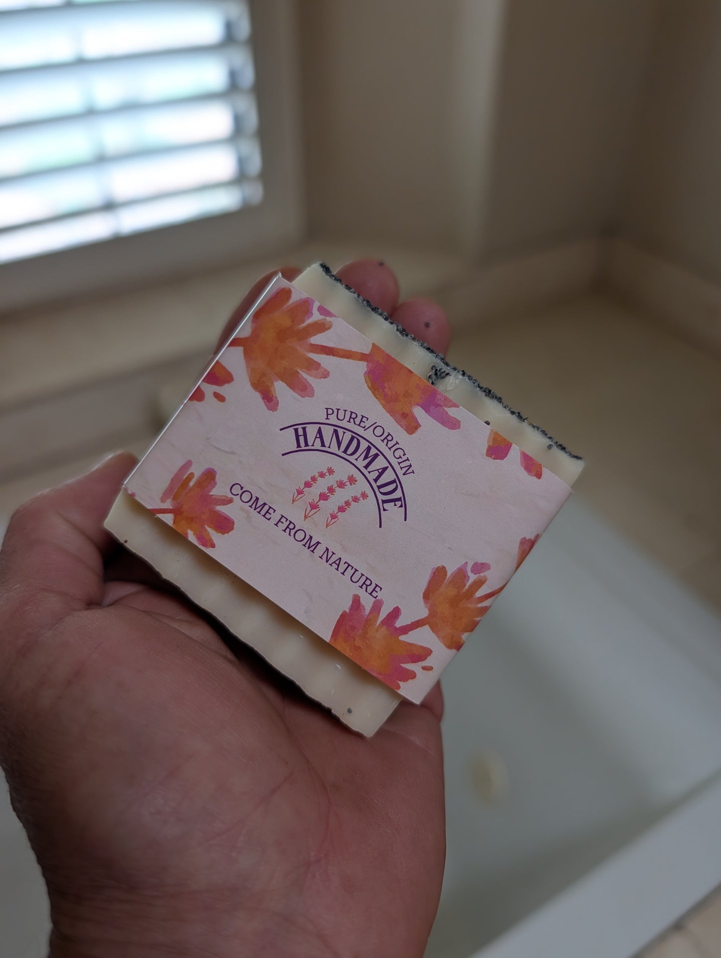 Artesian Herbal Soaps - Avocado oil, Coconut oil, Olive oil- Moisturizing Cleansing- -with Bamboo Holder & Sisal Scrub Bag -Vanilla-Poppy Seeds ESSENTIAL OIL- ORGANIC - Color White -FREE SHIPPING