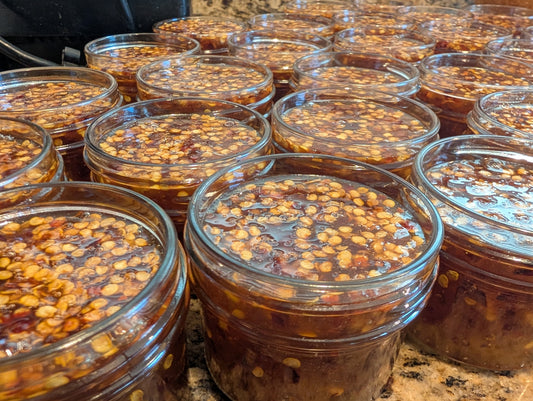 " Hot Honey "Fermented Organic Red Chili Flakes in RAW Honey - 4 oz Glass  -FREE SHIPPING