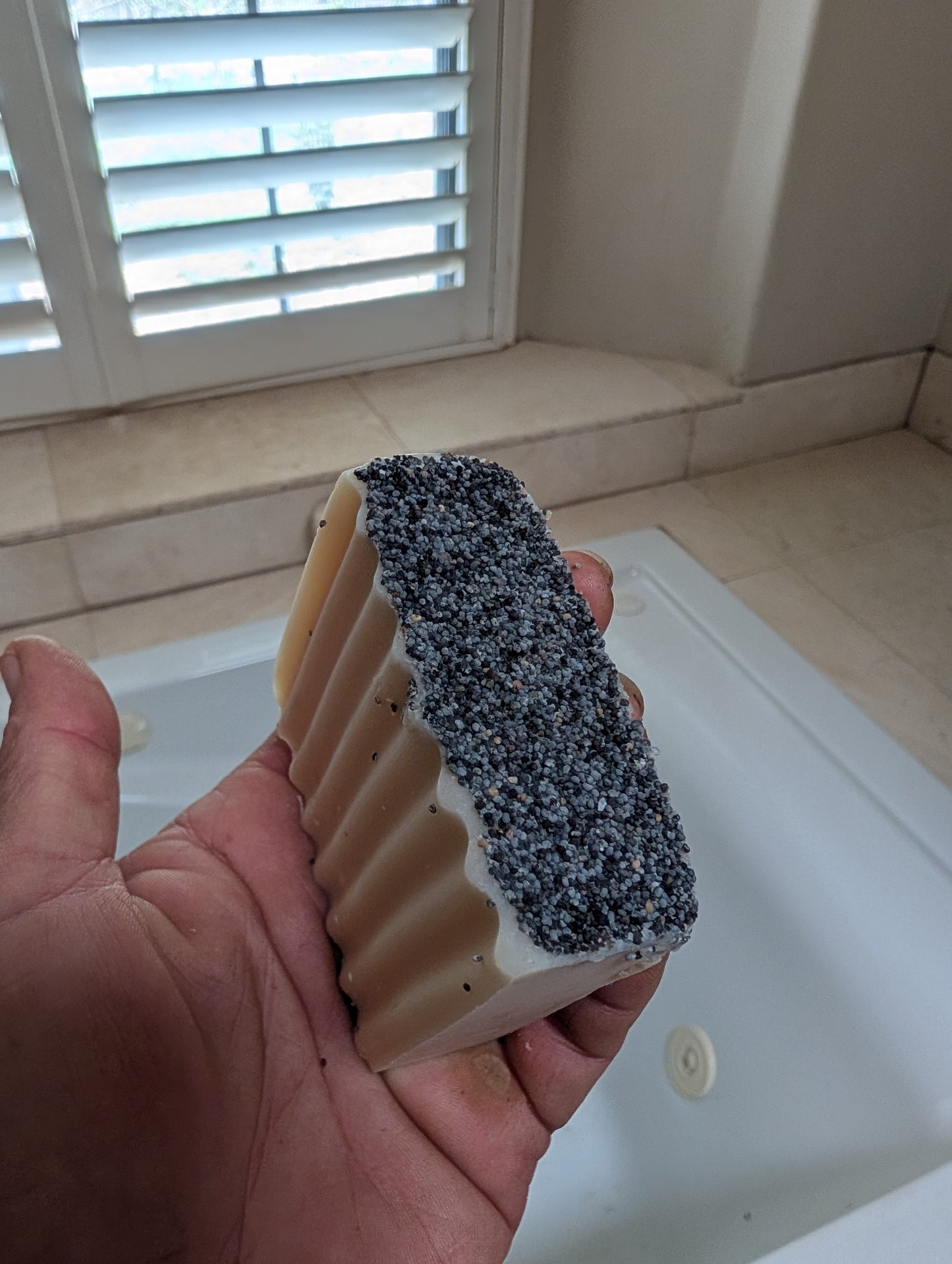 Artesian Herbal Soaps - Avocado oil, Coconut oil, Olive oil- Moisturizing Cleansing- -with Bamboo Holder & Sisal Scrub Bag -Vanilla-Poppy Seeds ESSENTIAL OIL- ORGANIC - Color White -FREE SHIPPING